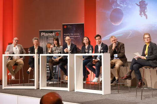 Challenges and opportunities in the space field. Practical and useful information for space industries and newcomers in the domain.