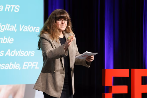 Bien que la représentation des étudiantes à l'EPFL ait progressé au cours des dix dernières années - atteignant désormais 30% -, de nombreux défis demeurent pour l'accès des filles et des femmes aux études et aux carrières scientifiques.