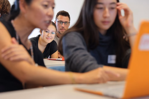 Le Meet up national annuel du Coding club des filles sur le campus de l’EPFL Service de promotion des sciences SPS 