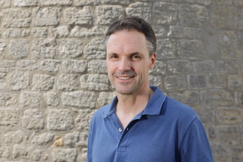 En partenariat avec la Ville d’Yverdon-les-Bains, des scientifiques de l’EPFL et de la Haute École d'ingénierie et de gestion du canton de Vaud (HEIG-VD) ont analysé la qualité du sommeil d’une partie de la population urbaine. Le taux de troubles du sommeil obtenu dépasse largement les statistiques nationales.