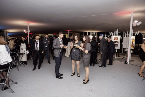 La première édition du gala EPFL Alumni a réuni près de 650 diplômé.es au Rolex Learning Center. Ils ont pu participer à une soirée festive et entendre le Prof. Patrick Aebischer – Président de l’EPFL jusqu’à fin 2016 – et le Prof. Martin Vetterli – Président de l’EPFL dès 2017 – échanger sur la transmission de Présidence.