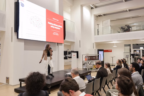 After two months of conducting research in an EPFL laboratory, the interns will present their research projects in the form of a poster or a short oral presentation (My research in 180 sec) to a selected audience including professors, donors, organizers as well as the cohort of interns.