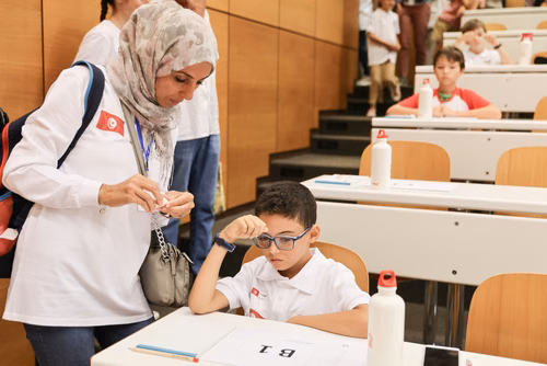 Le championnat des jeux mathématiques et logiques est une compétition populaire et scolaire organisée chaque année à l’échelon européen. Il voit s’affronter des passionné·e·s de mathématiques de toutes générations venus d’une douzaine de pays. Sa finale internationale, qui a traditionnellement lieu à Paris, sera cette année organisée à Lausanne (EPFL). La FSJM gère depuis plus de 30 ans l’organisation de ce championnat en Suisse. Finale sur le Campus EPFL