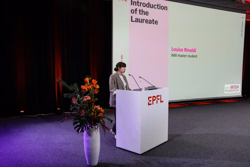 La Fondation WISH de l’EPFL remet cette année son prix Erna Hamburger à la chimiste Rosa Menéndez López pour ses contributions dans les domaines de la science, de l’ingénierie et de la société.