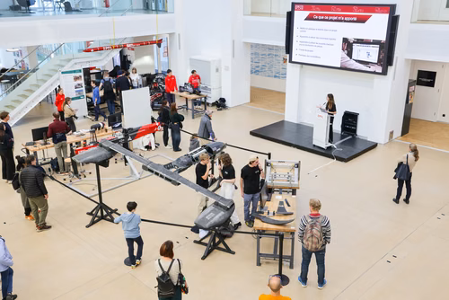 La découverte des sciences et des technologies au cœur du campus, pour les adultes et les enfants.