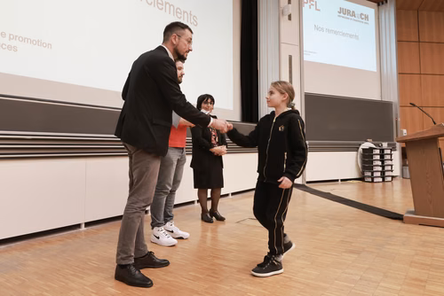 Journée à la découverte des Sciences et Remise attestations pour les enfants du Jura