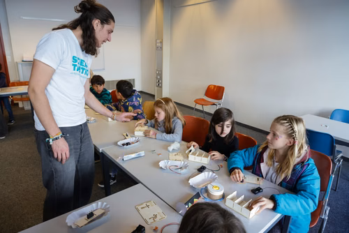 La découverte des sciences et des technologies au cœur du campus, pour les adultes et les enfants.