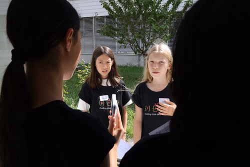 Le Meet up national annuel du Coding club des filles sur le campus de l’EPFL Service de promotion des sciences SPS 