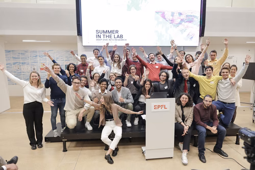 After two months of conducting research in an EPFL laboratory, the interns will present their research projects in the form of a poster or a short oral presentation (My research in 180 sec) to a selected audience including professors, donors, organizers as well as the cohort of interns.