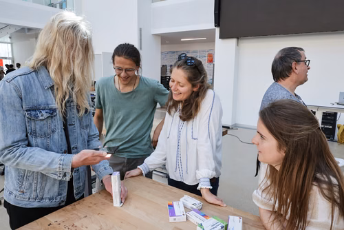 L’Assistive Technologies Challenge, a pour objectif de donner la possibilité aux étudiants de concevoir et de développer, pour et avec des personnes en situation de handicap, des solutions technologiques manifestes.