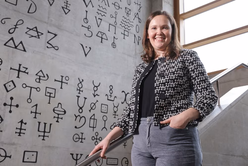Professeure de chimie à l’EPFL, Angela Steinauer raconte l’impact que le programme FLP pour les femmes en science a eu sur sa carrière. Les candidatures pour 2025 sont ouvertes.
