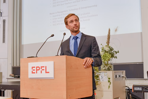 Remise des masters en ingénierie financière et en management de la technologie