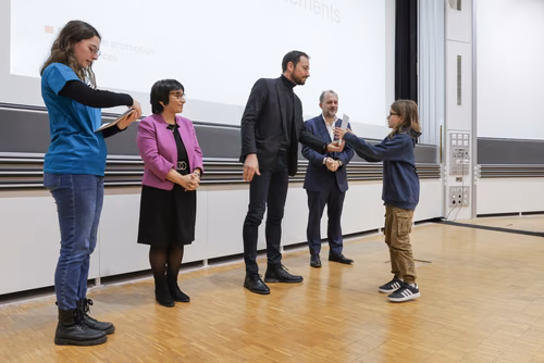 Remises des attestations robots et informatique pour les enfants du Jura
