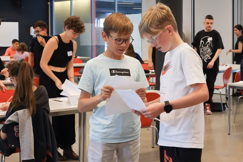 Le concours Alkindi-suisse est une compétition de cryptographie qui a lieu chaque année et ouverte aux classes de 9e, 10e et 11e secondaires. Il est organisé par l’EPFL, les associations Animath et France-ioi. La participation est entièrement gratuite.