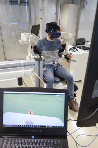 EPFL scientists show that breathing may be used to control a wearable extra robotic arm in healthy individuals, without hindering control of other parts of the body.