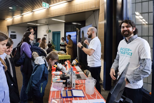 La découverte des sciences et des technologies au cœur du campus, pour les adultes et les enfants.