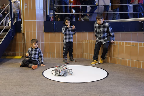 Remises des attestations robots et informatique pour les enfants du Jura