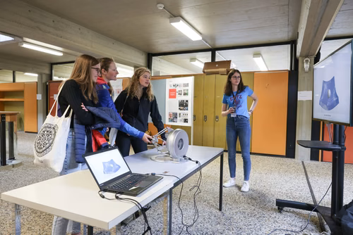 Journée de sensibilisation aux Sciences à Thoune. Organisé par le service de promotion des études