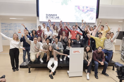After two months of conducting research in an EPFL laboratory, the interns will present their research projects in the form of a poster or a short oral presentation (My research in 180 sec) to a selected audience including professors, donors, organizers as well as the cohort of interns.