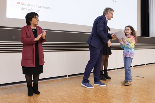 Remise attestations "Internet & Code pour les filles" Service de la promotion des Sciences de l'EPFL