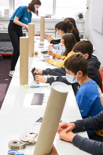 Ateliers scientifiques d’une heure pour les jeunes âgés de 7 à 13 ans proposés les 13 et 14 novembre 2021 à l’EPFL Valais Wallis