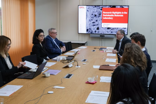 Visite du laboratoire de la prof. Tiffany Abitbol (Laboratoire des matériaux durables)  organisé par le Development Office, philanthropie