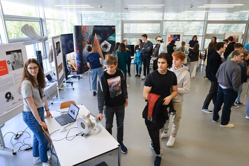 Journée de sensibilisation aux Sciences à Soleure. Organisé par le service de promotion des études 