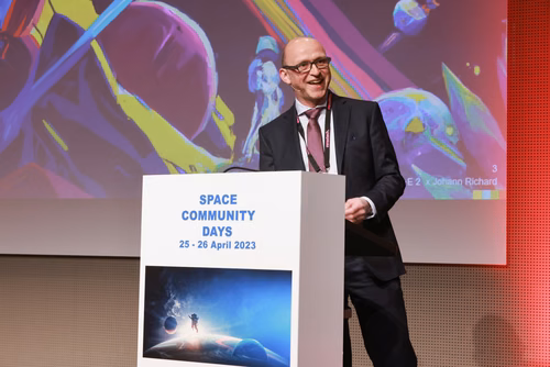 Challenges and opportunities in the space field. Practical and useful information for space industries and newcomers in the domain.
