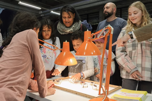 L’EPFL vous propose d’explorer ces liens étroits entre science et monde animal à travers une exposition de 200m2 présentant une sélection de projets de recherche issus des laboratoires de l’École.