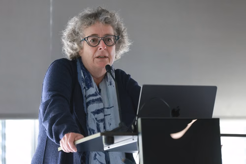 Un événement d’envergure pour préparer son avenir. Comme chaque année, l’EPFL, via son Service de promotion de l’éducation et en collaboration avec ses facultés, se réjouit d'accueillir les gymnasiennes et gymnasiens sur son campus. L’École propose de venir découvrir ses filières de formation, sa communauté estudiantine, son corps enseignant, ses équipes de recherche, les divers services dédiés aux étudiantes et étudiants débutant à l’EPFL, ainsi que les multiples associations chargées d’animer la vie socia
