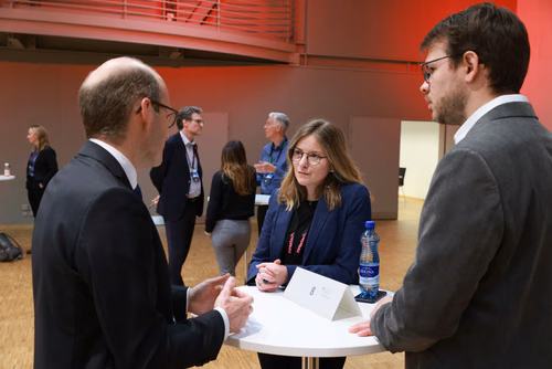Challenges and opportunities in the space field. Practical and useful information for space industries and newcomers in the domain.