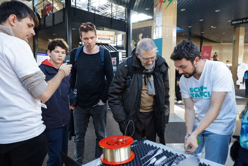 La découverte des sciences et des technologies au cœur du campus, pour les adultes et les enfants.
