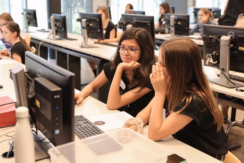 Le tout premier Meet up national du Coding club des filles s'est déroulé sur le campus de l’EPFL à Lausanne.