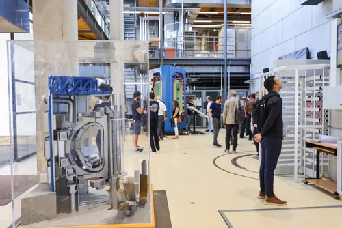 On September 21st, EPFL celebrate the 30th anniversary of its flagship experiment, the Tokamak à Configuration Variable (TCV). Operated by the Swiss Plasma Center as part of the EUROfusion Consortium, it is one of the key European facilities for the ITER project, which aims to demonstrate the scientific and technological feasibility of fusion as an energy source, and the development of DEMO, whose objective is to prove its commercial feasibility. The TCV Tokamak represents a major asset in the global effort