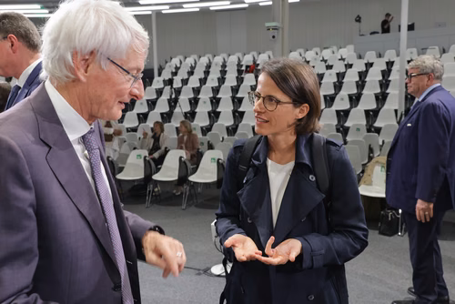 Jean-Pierre Danthine is Professor at the EPFL (Ecole Polytechnique Fédérale de Lausanne – College of Management of Technology), Managing Director of the Enterprise of Society Center (E4S) and President of the Paris School of Economics.