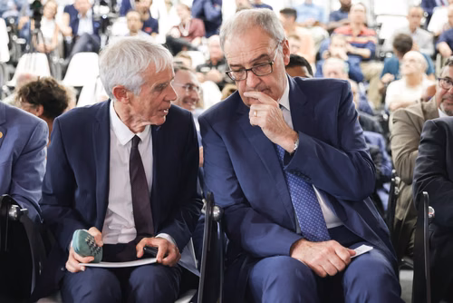 On September 21st, EPFL celebrate the 30th anniversary of its flagship experiment, the Tokamak à Configuration Variable (TCV). Operated by the Swiss Plasma Center as part of the EUROfusion Consortium, it is one of the key European facilities for the ITER project, which aims to demonstrate the scientific and technological feasibility of fusion as an energy source, and the development of DEMO, whose objective is to prove its commercial feasibility. The TCV Tokamak represents a major asset in the global effort