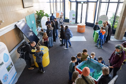 La découverte des sciences et des technologies au cœur du campus, pour les adultes et les enfants.