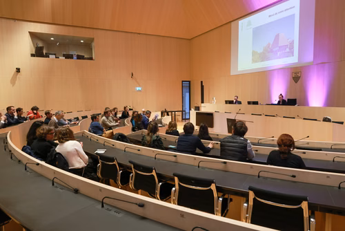 Rencontre entre scientifiques et politiciens au Grand Conseil vaudois sur invitation de Mme Séverine Evéquoz, Présidente du Grand-Conseil :