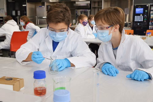 Ateliers scientifiques d’une heure pour les jeunes âgés de 7 à 13 ans proposés les 13 et 14 novembre 2021 à l’EPFL Valais Wallis