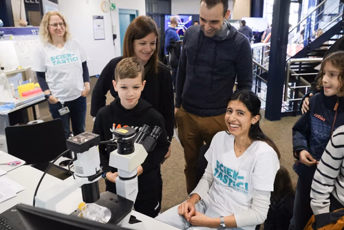 La découverte des sciences et des technologies au cœur du campus, pour les adultes et les enfants.